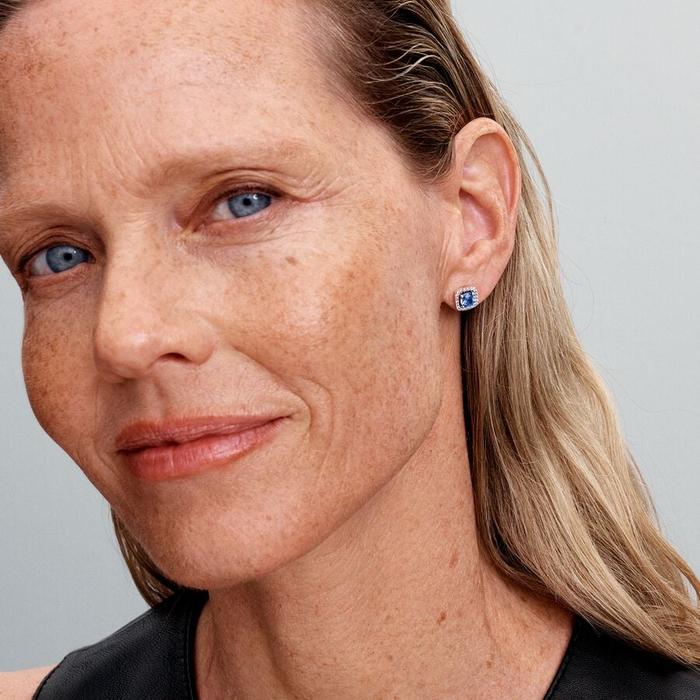 Blue Square Light Point Earrings