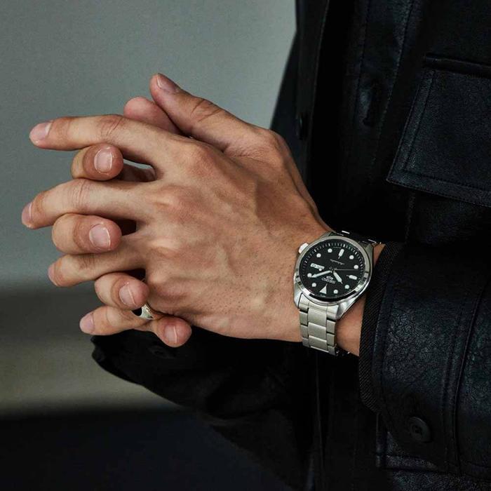 Orologio SEIKO 5 SPORTS ~ Automatico 3 sfere data