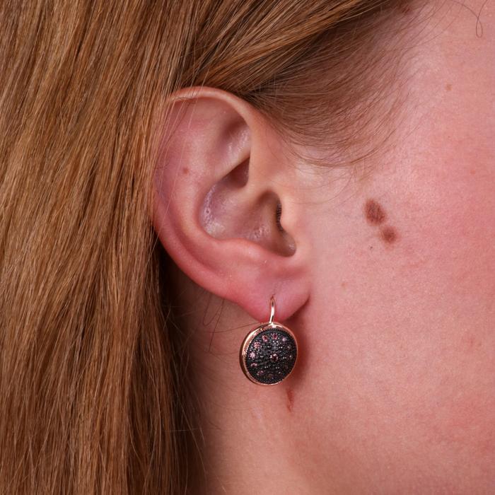 Boucles d'oreilles en argent 925 avec cercle orné de zircons fumés