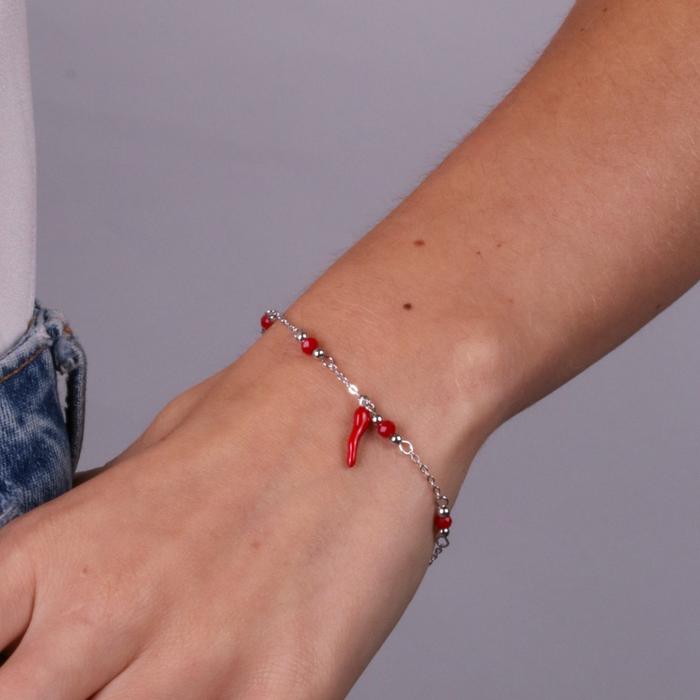 Bracciale in Argento 925 con corno rosso