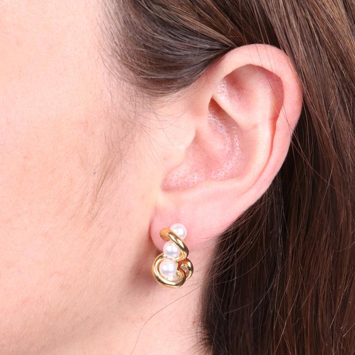 Orecchini in Acciaio semicerchio intrecciato con perle