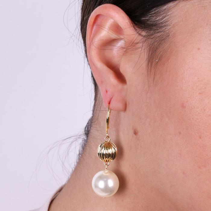 Boucles d'oreilles en métal avec pendentif perle