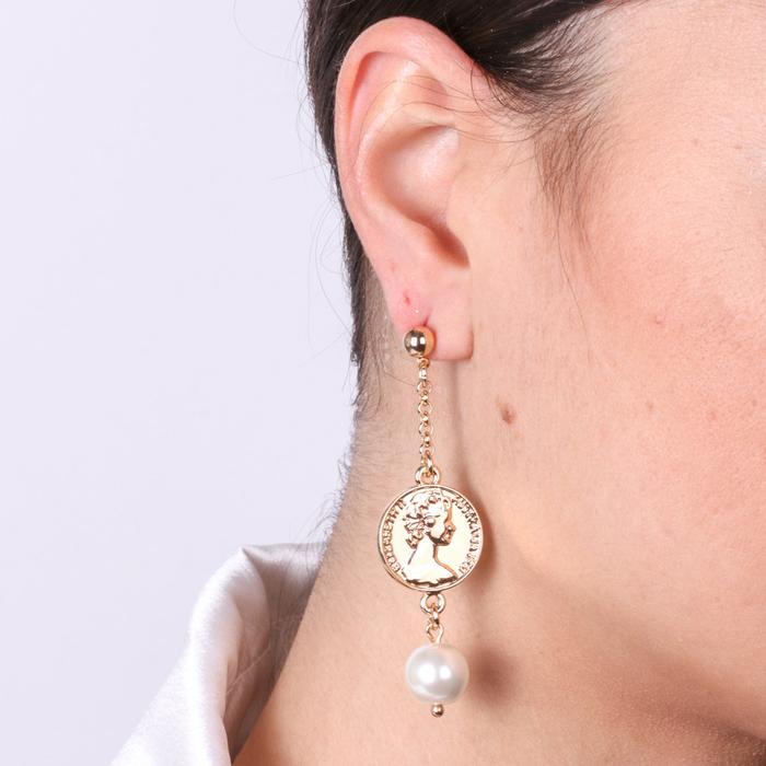 Boucles d'oreilles en métal avec pièce de monnaie et pendentif perle