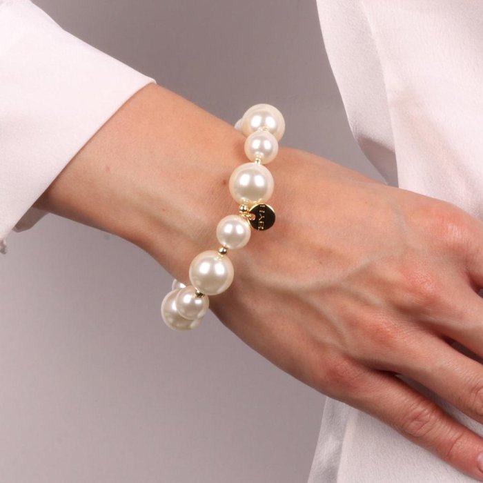 Bracelet en métal avec perles