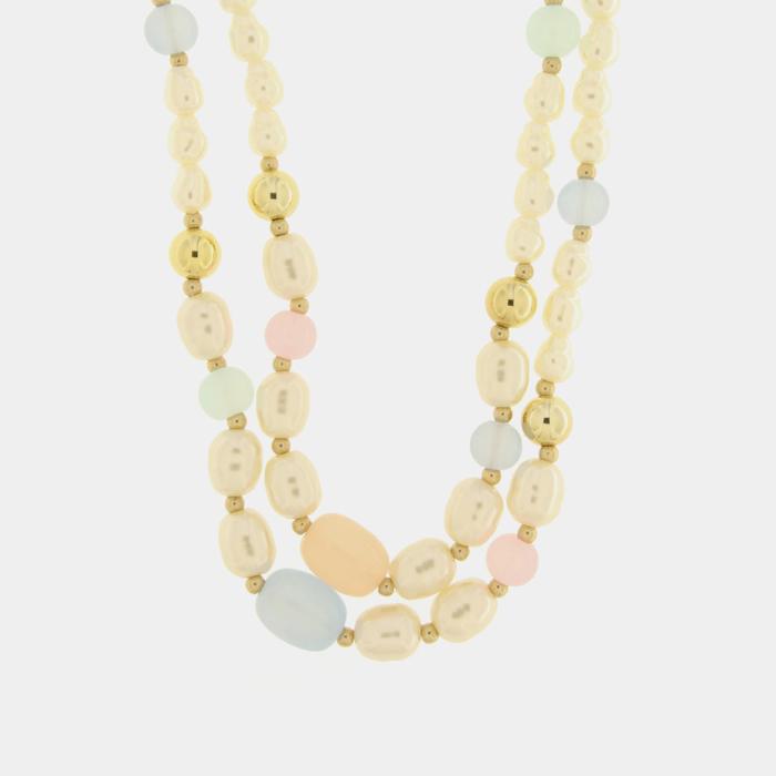 Collier en métal avec perles multicolores allongées