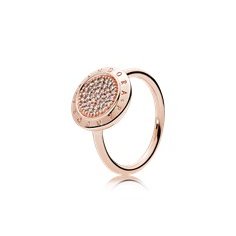 Anello con pavé e logo Pandora