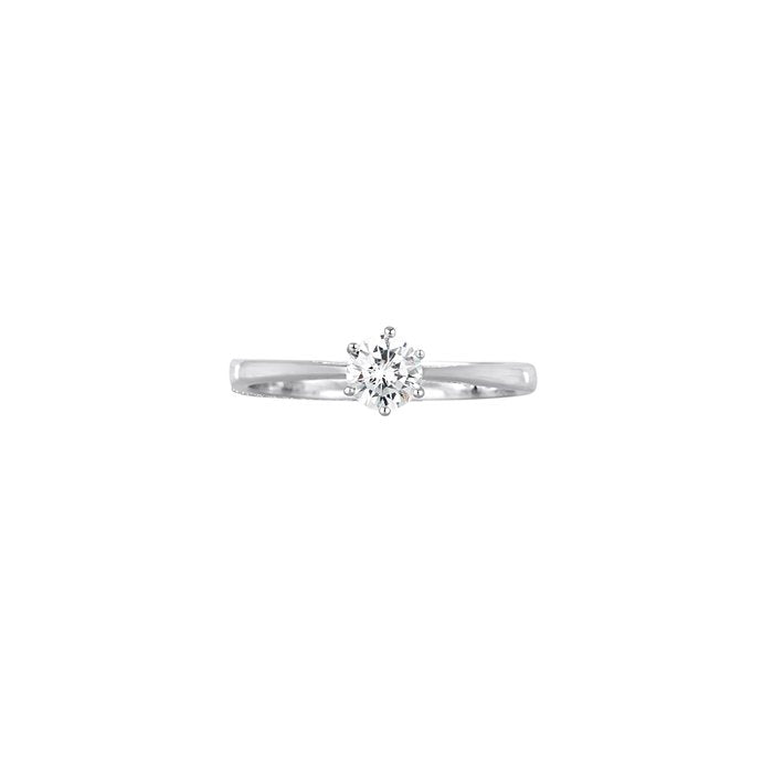 Ring solitaire zirconia ring
