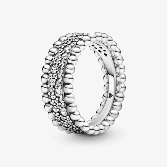 Anello a fascia con pavé decorato con sfere