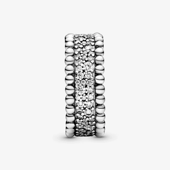 Anello a fascia con pavé decorato con sfere