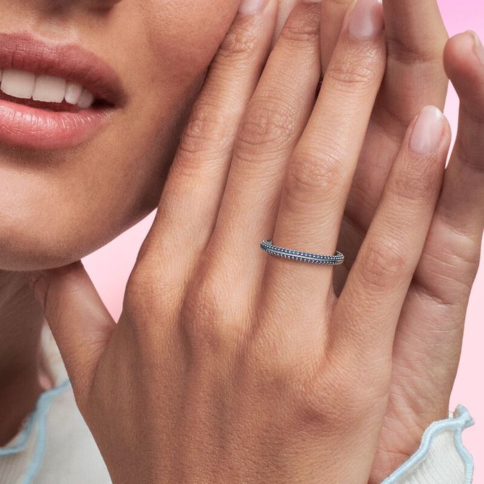 Bague Pandora ME avec pierres bleues brillantes