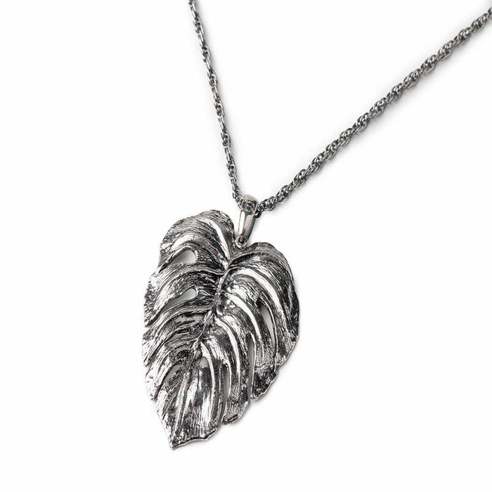 Monstera Nude Pendant