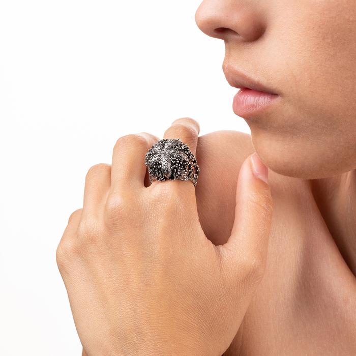 Nude Hedgehog Star Ring