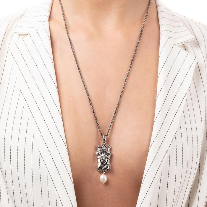 Mori Queen Nude Pendant