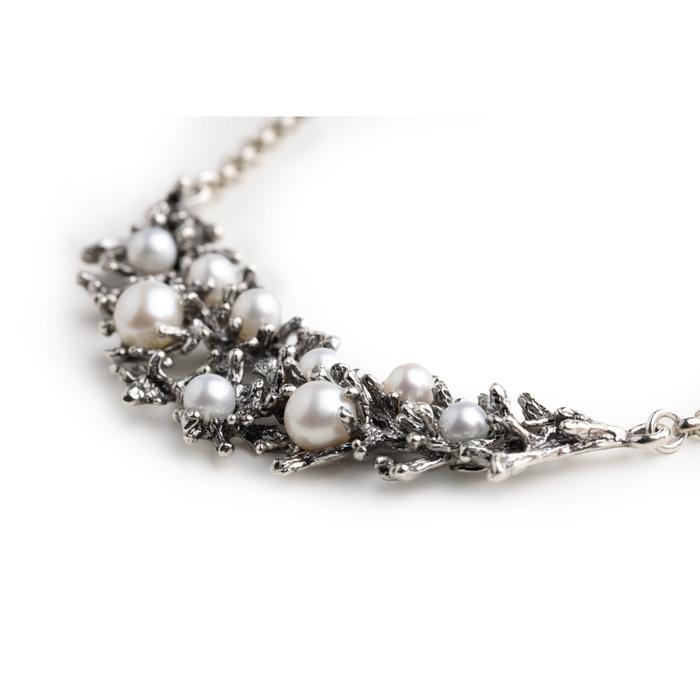 Nude Pearl Branches Necklace