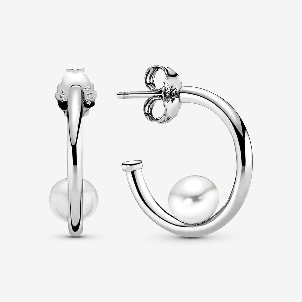 Orecchini a cerchio decorati con perla coltivata d’acqua dolce