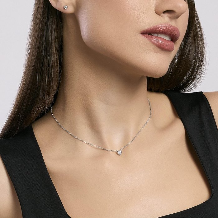 Orecchini a lobo in argento con punto luce taglio cuore SHINY