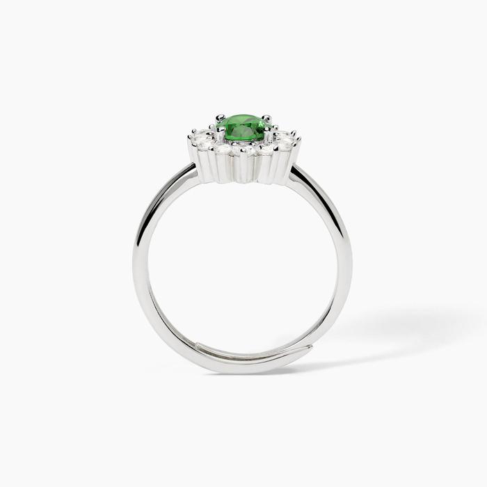 COOL OU RÉTRO ? Bague ovale en argent avec émeraude synthétique