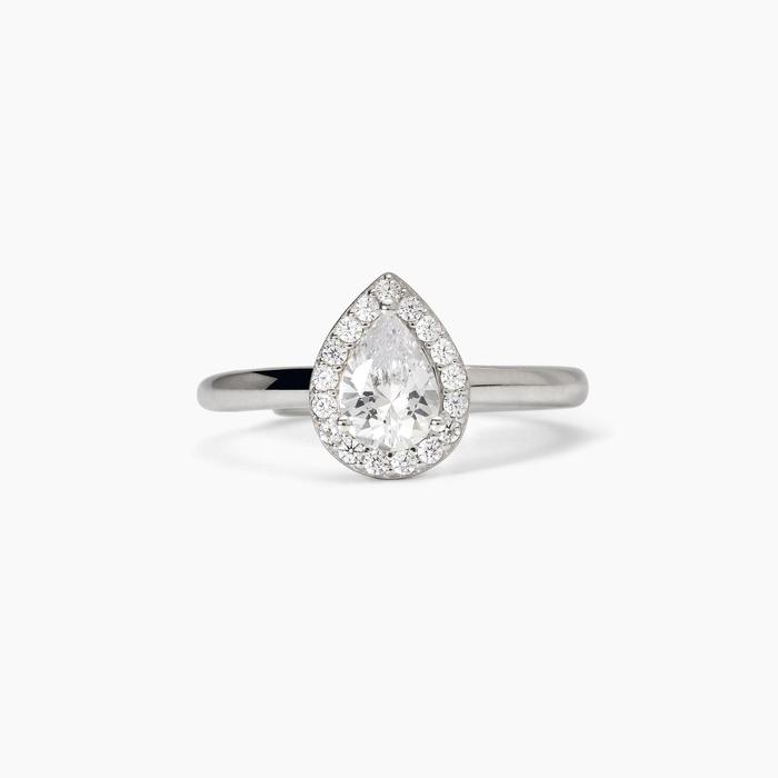 Silver ring with white zirconia COOL OR RÉTRO?