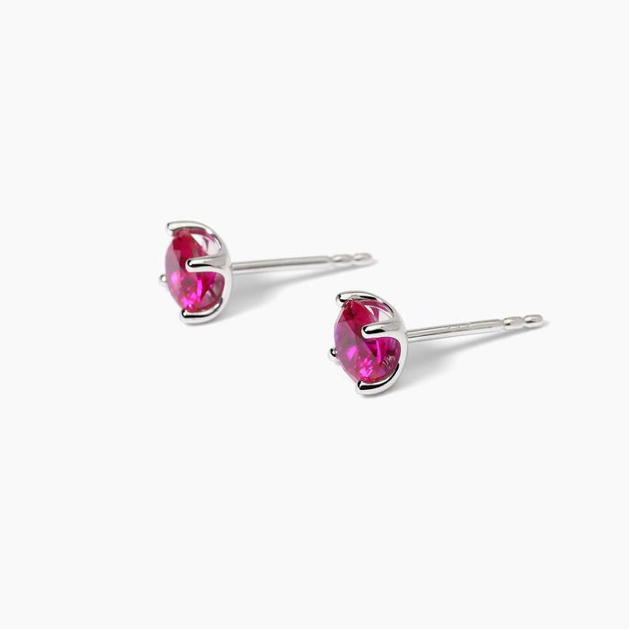 Boucles d'oreilles en argent et rubis synthétique brillant