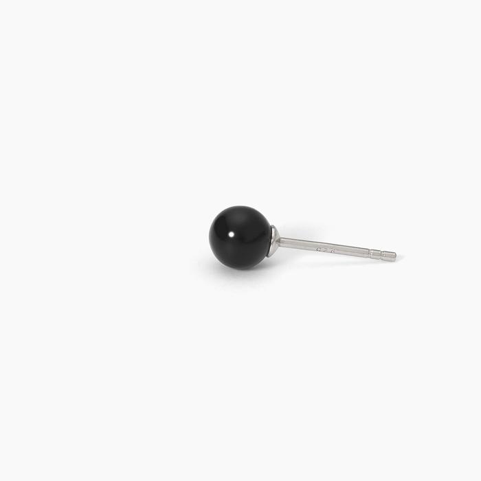 Silver earring with black agate MONOMANIA