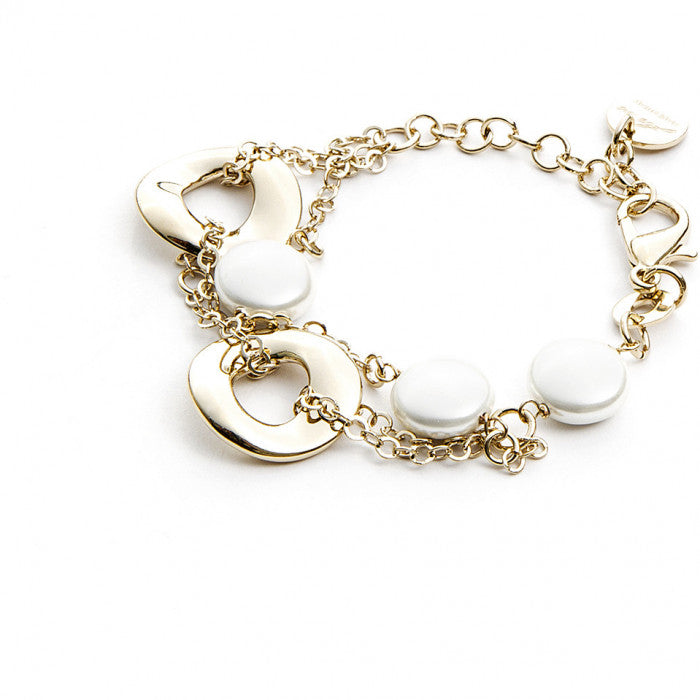 White pearl bracelet