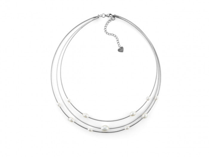 3-strand necklace with pearls