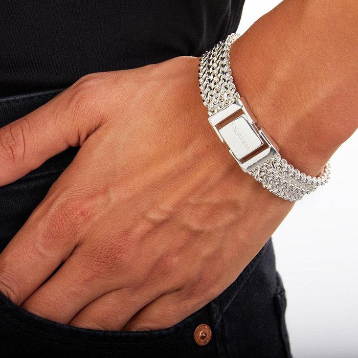 Bracciale in bronzo argentato