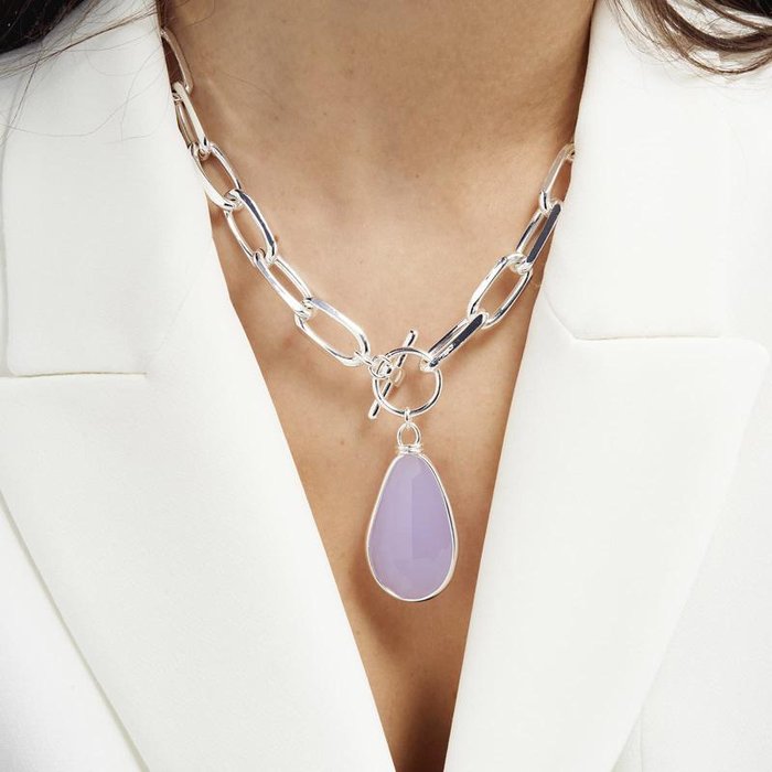 Collana con pendente in cristallo glicine
