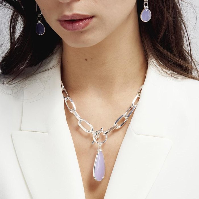 Collana con pendente in cristallo glicine