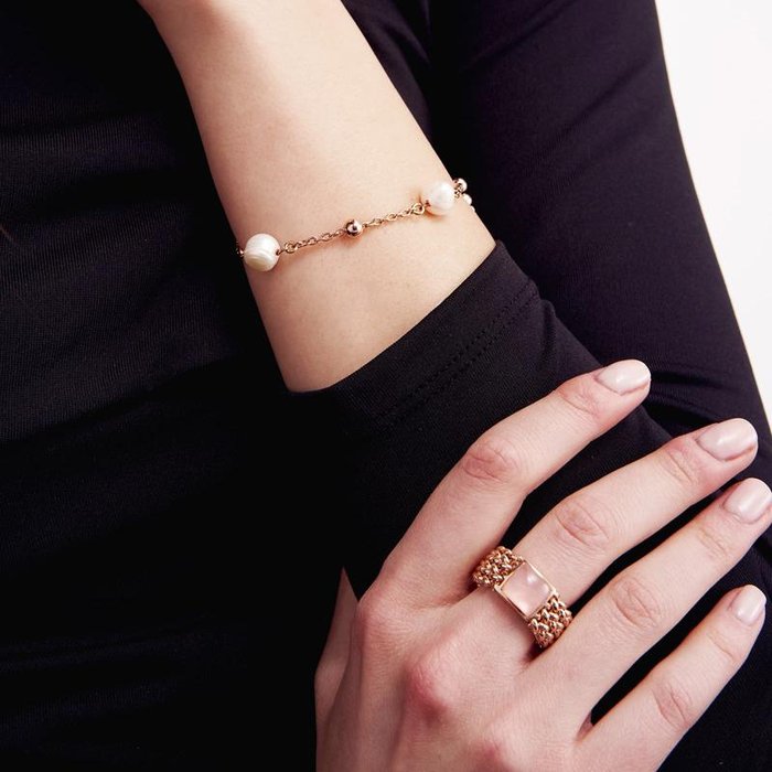 Bracciale in bronzo dorato rosa e perle naturali