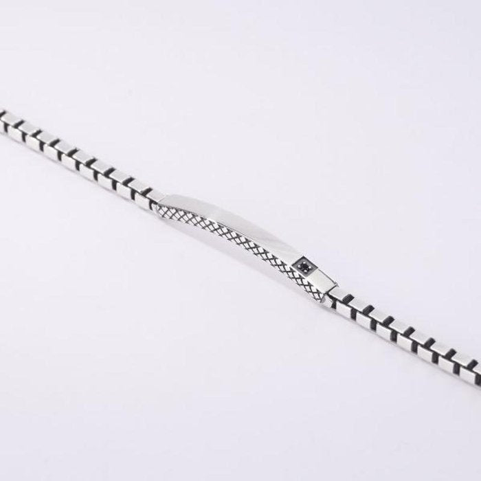 VENETIAN CHAIN ​​BRACELET WITH PLATE AND BLACK STONE