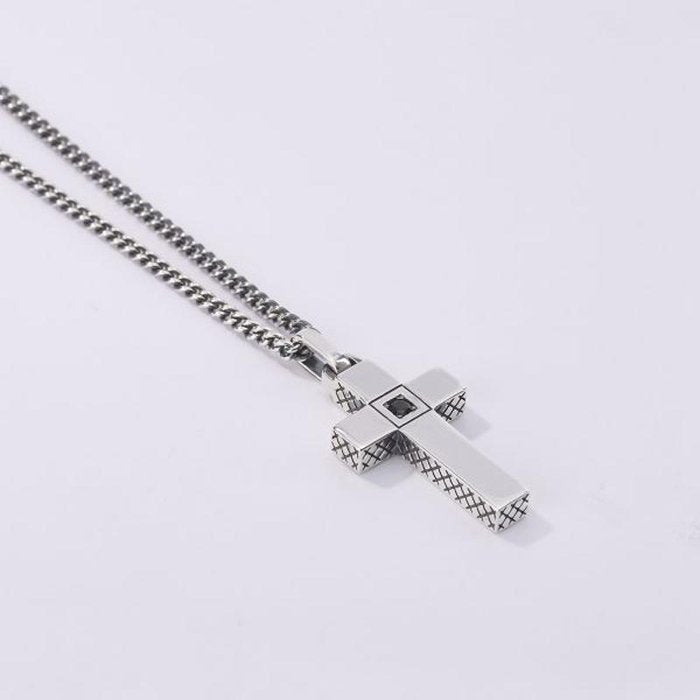 COLLIER CROIX EN PIERRE NOIRE