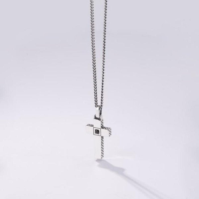 COLLIER CROIX EN PIERRE NOIRE