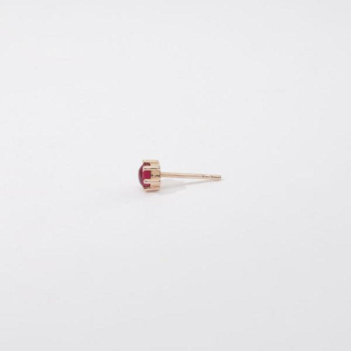 SINGLE EARRING IN RUBY COLOR