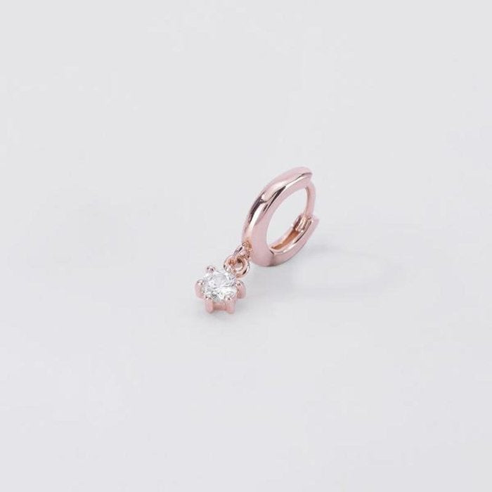 SINGLE EARRING WITH LIGHT POINT