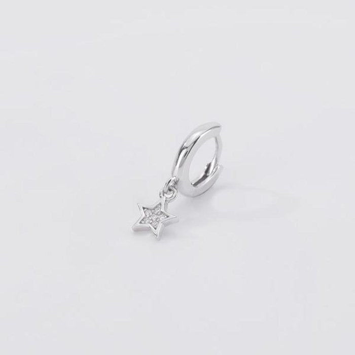 SINGLE EARRING HOOP WITH STAR
