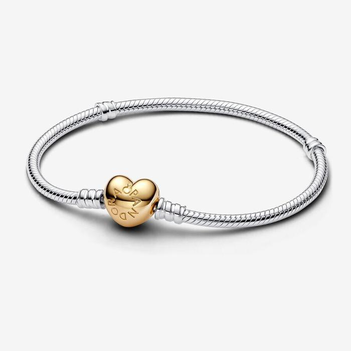 Bracelet with heart clasp