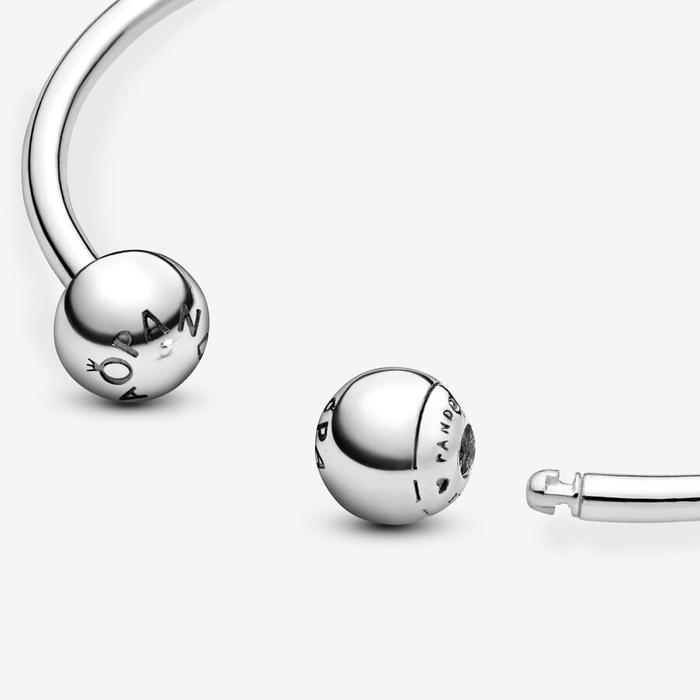 Open Rigid Bracelet