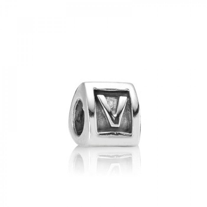 Charm lettera V