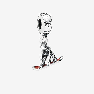 Charm pendente snowboarder smalto rosso