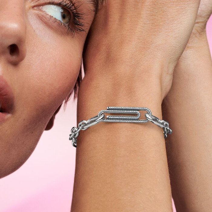 Charm Link Graffetta Pietre Luminose Pandora ME.