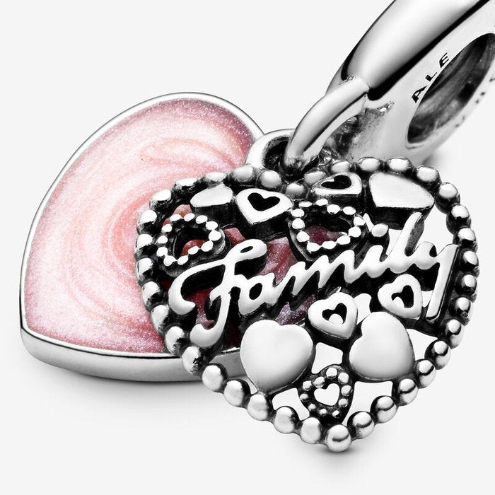 Charm Pendente "Love makes a Family"