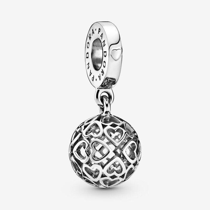 Charm pendente Sfera di cuori openwork