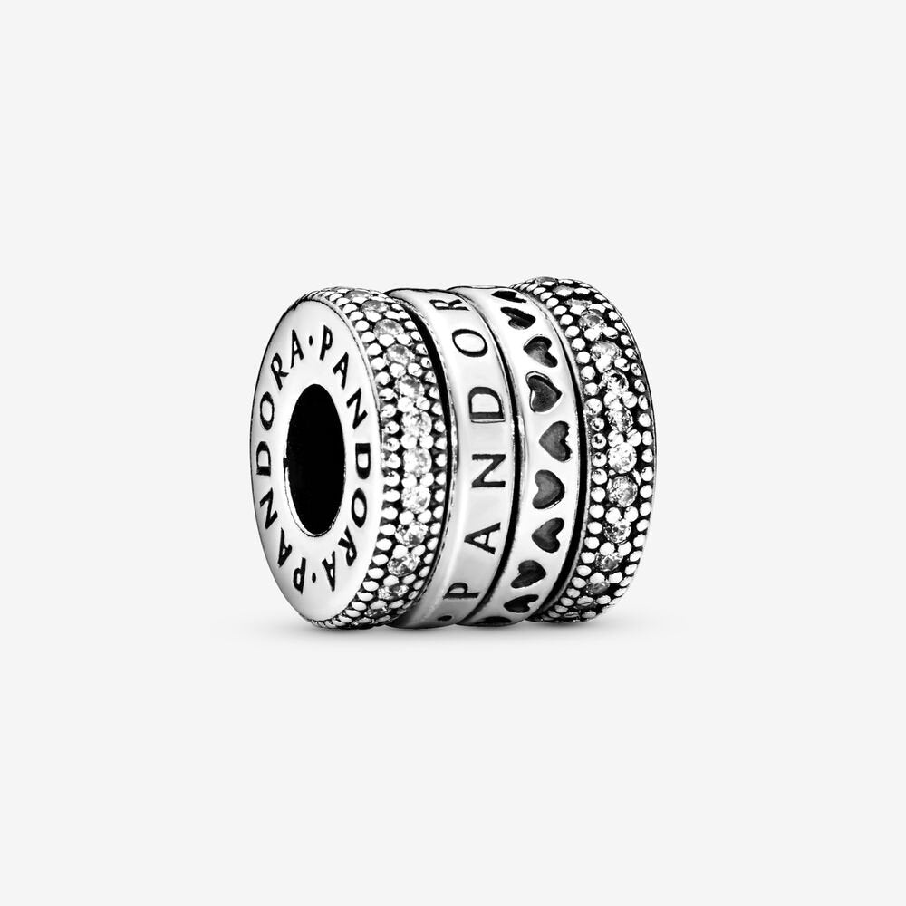 Charm Cuori e logo Pandora