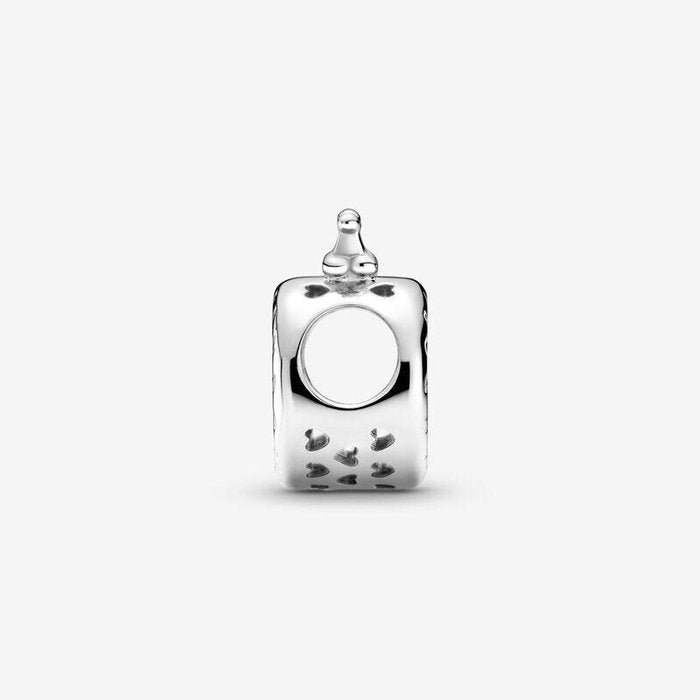 Charm Pandora con logo e O coronata