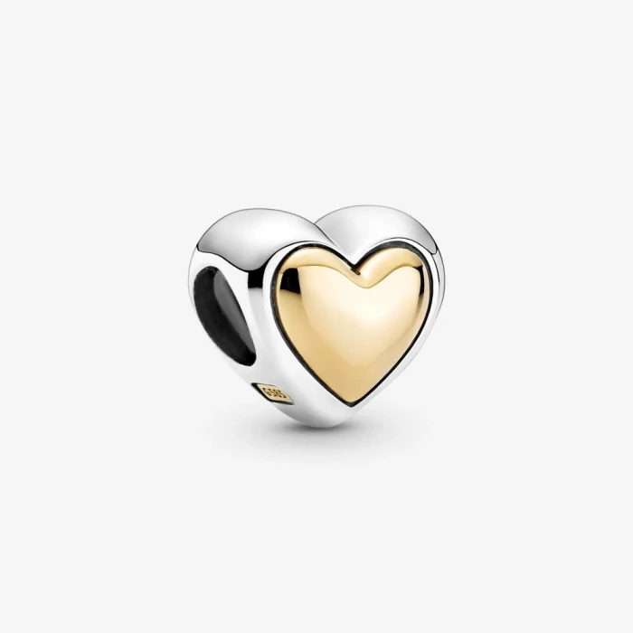 Charm con cuore dorato a cupola