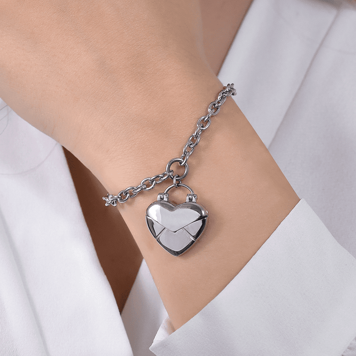 WOMEN'S STEEL BRACELET WITH HEART LETTER