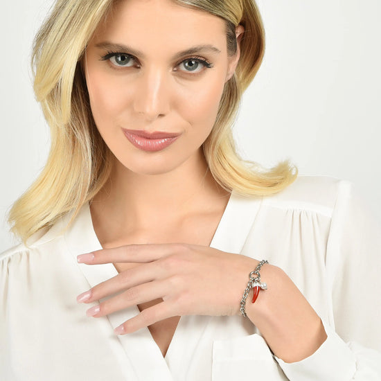 BRACCIALE DONNA IN ACCIAIO CON CORNO CON SMALTO ROSSO E PERLA BIANCA