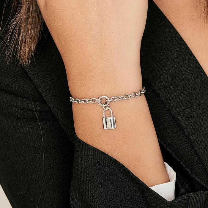 BRACELET FEMME EN ACIER AVEC CADENAS