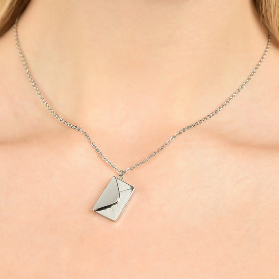 COLLANA DONNA IN ACCIAIO CON BUSTA LETTERA
